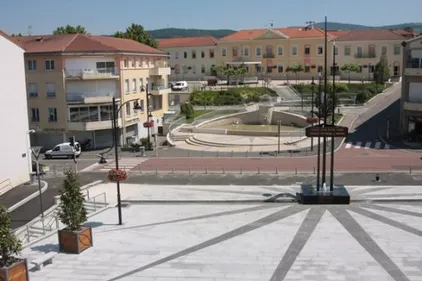 Lorette : polémique autour de messages diffusés sur les panneaux de...