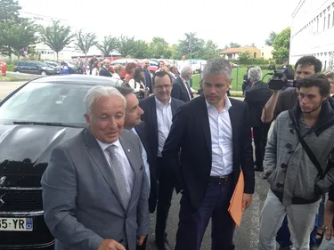 Laurent Wauquiez dans la Loire vendredi, cinq jours après sa...