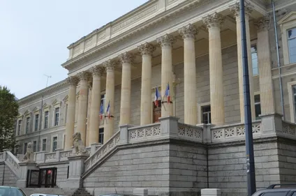 Saint-Etienne : jusqu'à 8 mois de prison ferme pour trois...