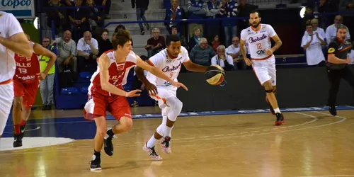 Basket : Roanne plus fort que la peur !