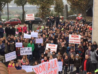 Saint-Bonnet-les-Oules : le député Salen dénonce l'absence de...