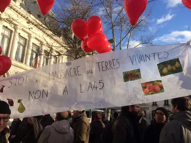 "Enterrement festif" pour les militants anti-A45 ce jeudi