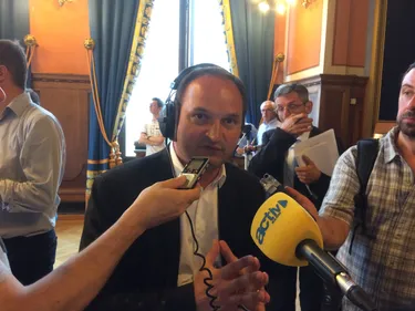 Boycott du congrès de Versailles : "pas un acte de désinvolture"...