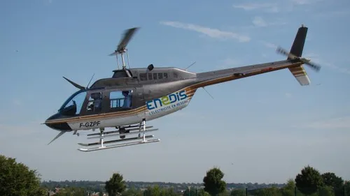 Loire : un hélicoptère pour passer en revue le réseau électrique du...