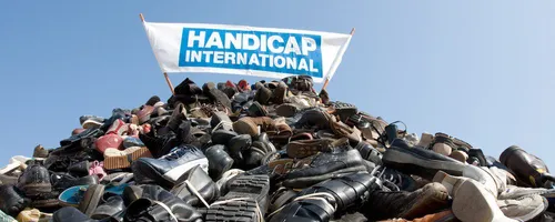 Montbrison : une pyramide de chaussures en soutien aux victimes de...