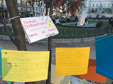 Saint-Etienne : mobilisation en faveur des mineurs étrangers sans...