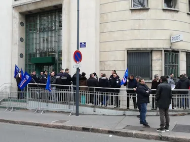 Les policiers mobilisés ce mardi après-midi à Saint-Etienne