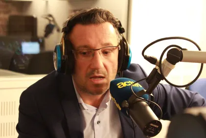 Qu'ils "aillent se faire voir", dit le maire de Roanne à ceux qui...