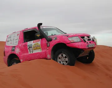 Deux Roannaises au départ du rallye des Gazelles... pour la bonne...