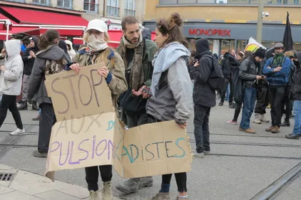 300 manifestants à Saint-Etienne contre l'expulsion de zadistes de...