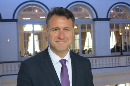 Un numéro dédié "aux mauvaises pratiques à la mairie de...