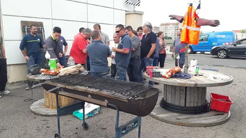 Enedis : la grève des agents continue à Saint-Etienne et à Roanne