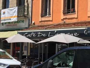 Un arsenal découvert au fond d'un bar à Saint-Etienne