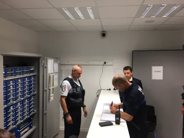 Saint-Etienne : les policiers municipaux continuent d'utiliser les...