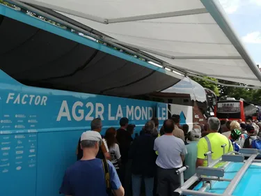 Les hommes de l'ombre de l'équipe cycliste AG2R La Mondiale