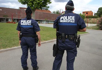 La ville de Saint-Etienne porte plainte après l'agression filmée de...