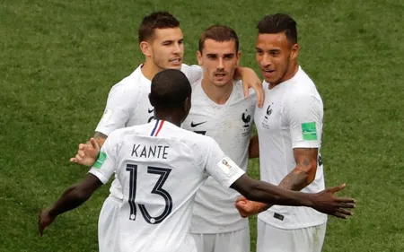 Les Bleus, solides, sont en demi-finale de la Coupe du Monde 2018