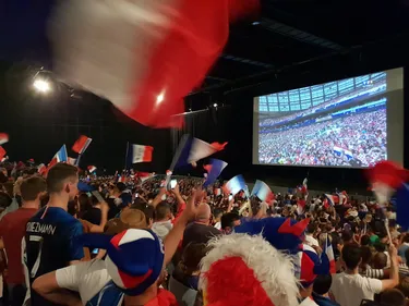 Après le sacre des Bleus, le député de la Loire Régis Juanico...