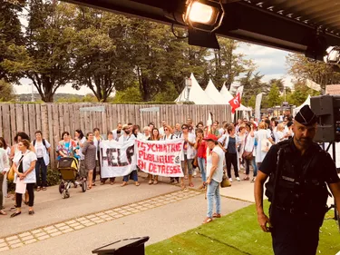 Grève générale au CHU : des dizaines de manifestants sur la Foire...