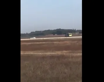 Aéroport Saint-Exupéry : un automobiliste roule sur la piste avant...