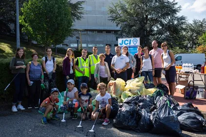 40 m3 de déchets ramassés samedi à Saint-Etienne dans le cadre...