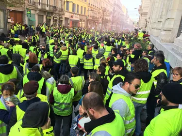 Un millier de gilets jaunes ce samedi dans les rues de Saint-Etienne