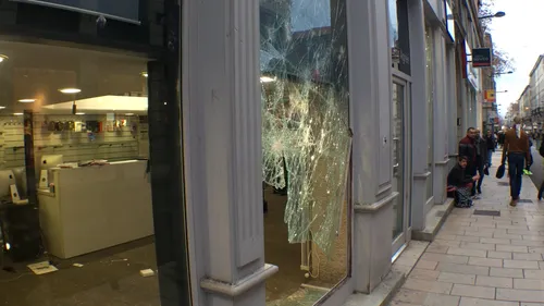 12 interpellations après les violences commises jeudi en marge de...