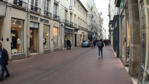 Conséquence du mouvement des gilets jaunes : plusieurs commerces à...