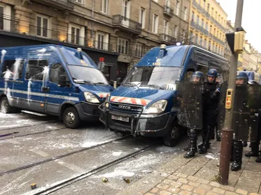 Saint-Etienne : les « gilets jaunes » se détournent de l’itinéraire...