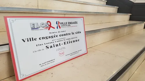 Saint-Etienne reçoit le label "ville engagée contre le sida"