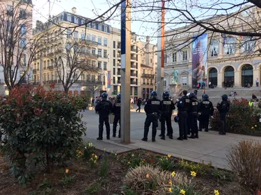 Acte 19 des "gilets jaunes" : moins de 500 manifestants dans la Loire