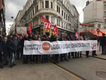 Nouvelle journée d'action dans la Loire : près de 2 000 personnes...