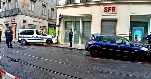 Un impressionnant accident ce samedi soir dans le centre de...