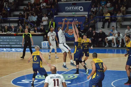 Basket : la Chorale reste devant, Saint-Chamond sèchement battu