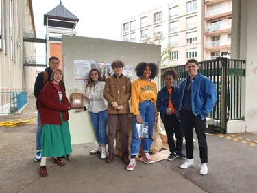 Roanne : opération ramassage de mégots au lycée Jean Puy
