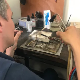 Artisan d'un jour : Serge Odin dans la peau d'un bijoutier (1/5)