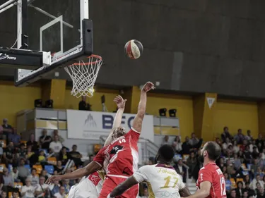 Basket : Saint-Chamond tombe avec les honneurs