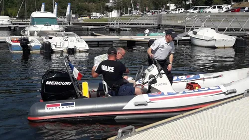 La brigade fluviale en patrouille cet été sur la Loire