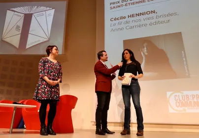 Fête du livre : le prix du Club de la Presse à une journaliste du...