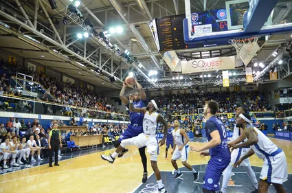 Basket : la Chorale passe encore tout près
