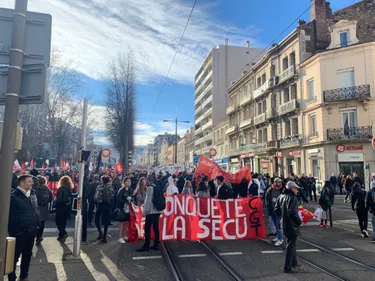 Loire : encore beaucoup de monde dans les rues pour dire non à la...