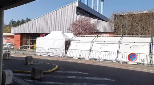 Covid-19 : le CHU de Saint-Etienne qui accueille en ce moment une...