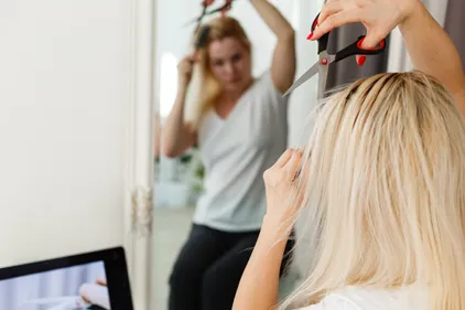 Que faire de ses cheveux pendant le confinement ?