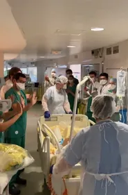 Covid 19 : moment d'espoir au CHU de Saint-Etienne