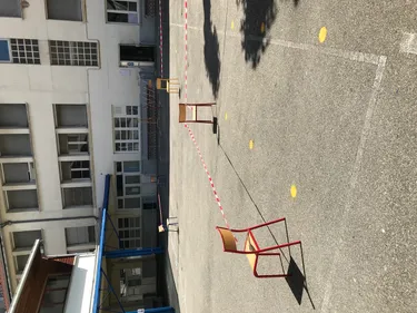 Au collège Claude Fauriel à Saint-Etienne, les cours reprennent...