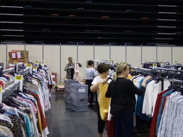 Grand déstockage à Riorges, braderie de Firminy ... où faire de...