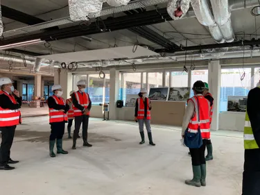 La secrétaire d'Etat à la transition écologique en visite à...