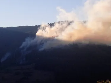 Une cinquantaine de pompiers toujours présents dans le Pilat