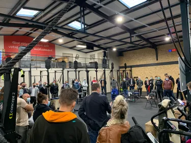 Loire : une cinquantaine de gérants de salles de sport manifeste ce...