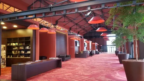 Couvre-feu : la Comédie de Saint-Etienne s'adapte et va proposer...